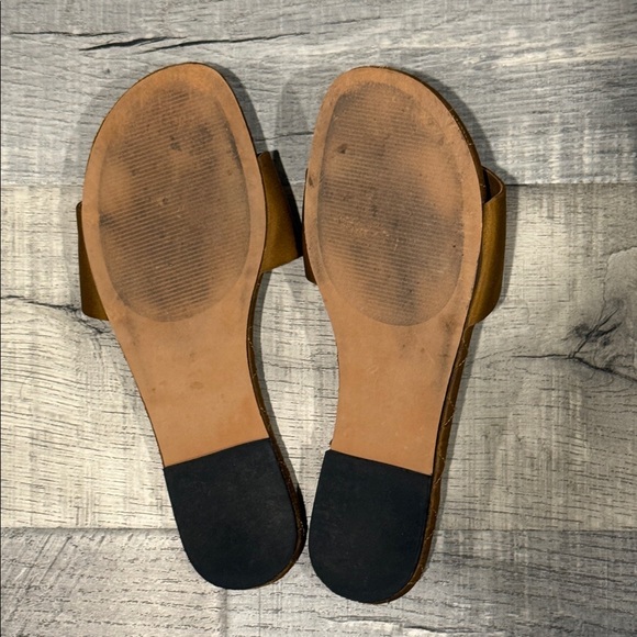 Steve Madden Brown Quilted Slide Sandals - Picture 2 of 4